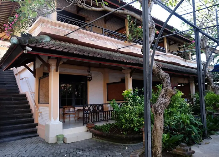 Fat Yogi Hotel 2*