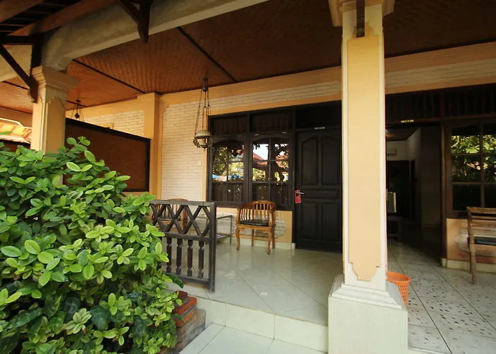 Fat Yogi Hotel 2*